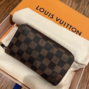 Brand new in box Louis Vuitton style M42616 Zippy wallet - never used! In box!
